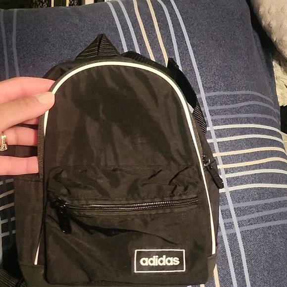 Mini Adidas backpack - Picture 2 of 2